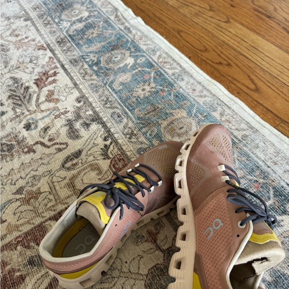 On Running Athletic Shoes Beige Interior Lightweight Design - Picture 8 of 13